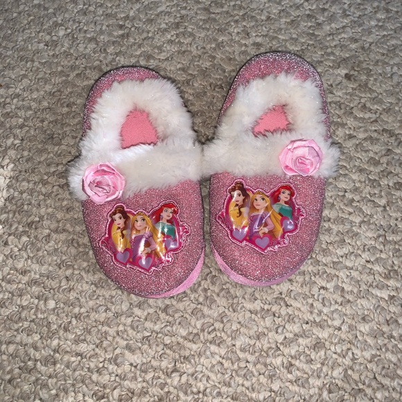 Star Wars Baby Yoda in Pod Boys Fuzzy Babba Slippers Medium//Large
